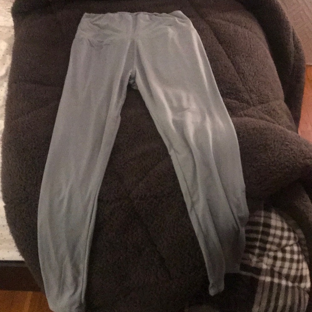 Never worn light grey leggings.